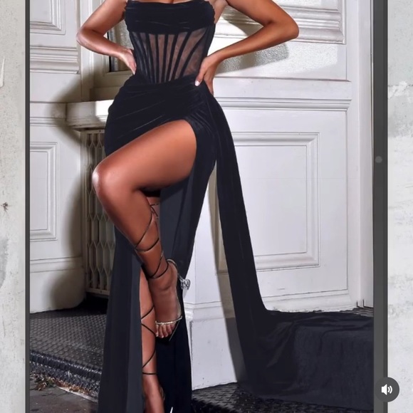 Special occasions black gown - Picture 2 of 2